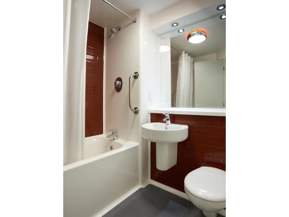 Travelodge Edinburgh Central Waterloo Place 外观 照片