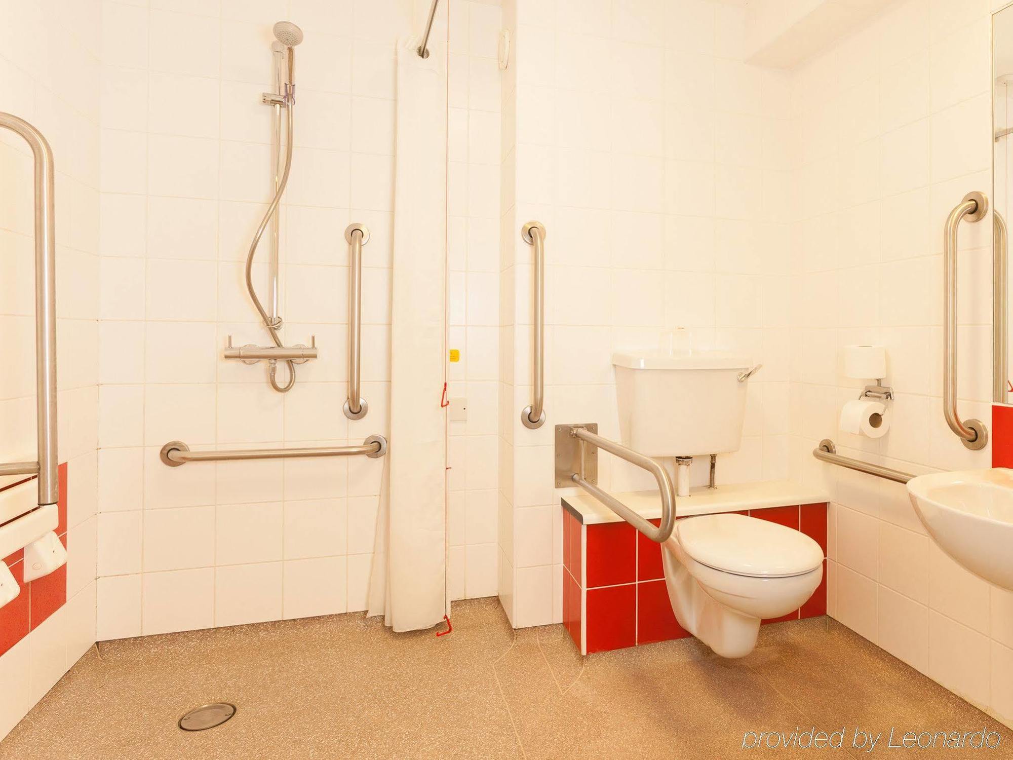 Travelodge Edinburgh Central Waterloo Place 外观 照片