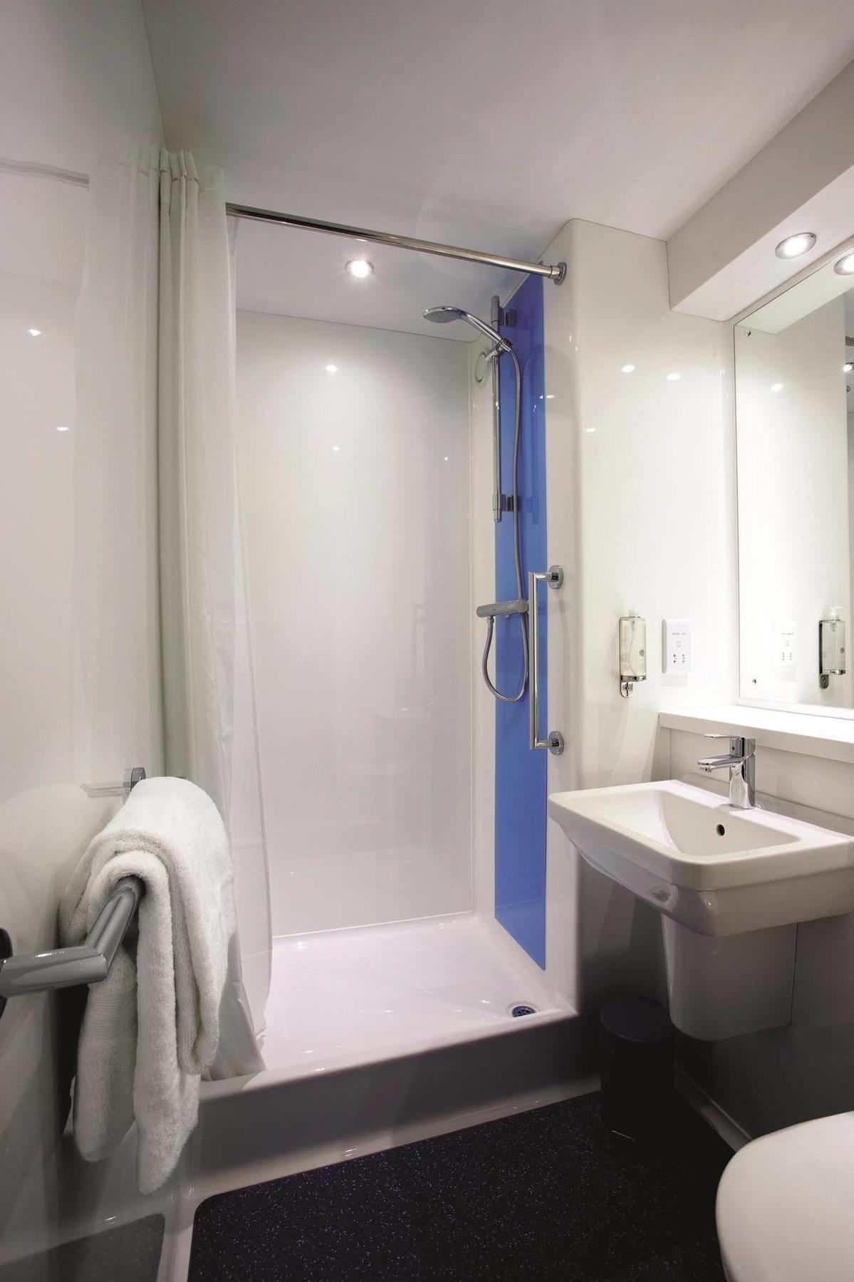 Travelodge Edinburgh Central Waterloo Place 外观 照片